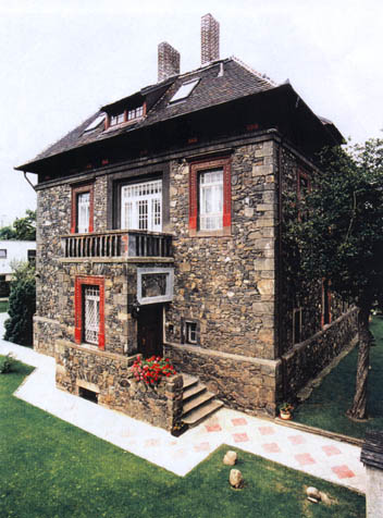dm05.JPG (55003 bytes)
